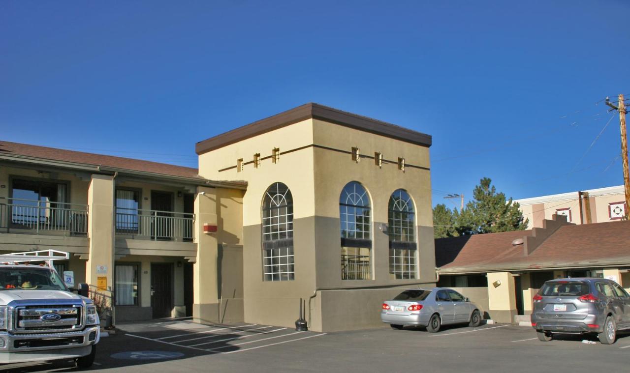 Super 8 By Wyndham Nau/Downtown Conference Center Motel Flagstaff Exterior photo