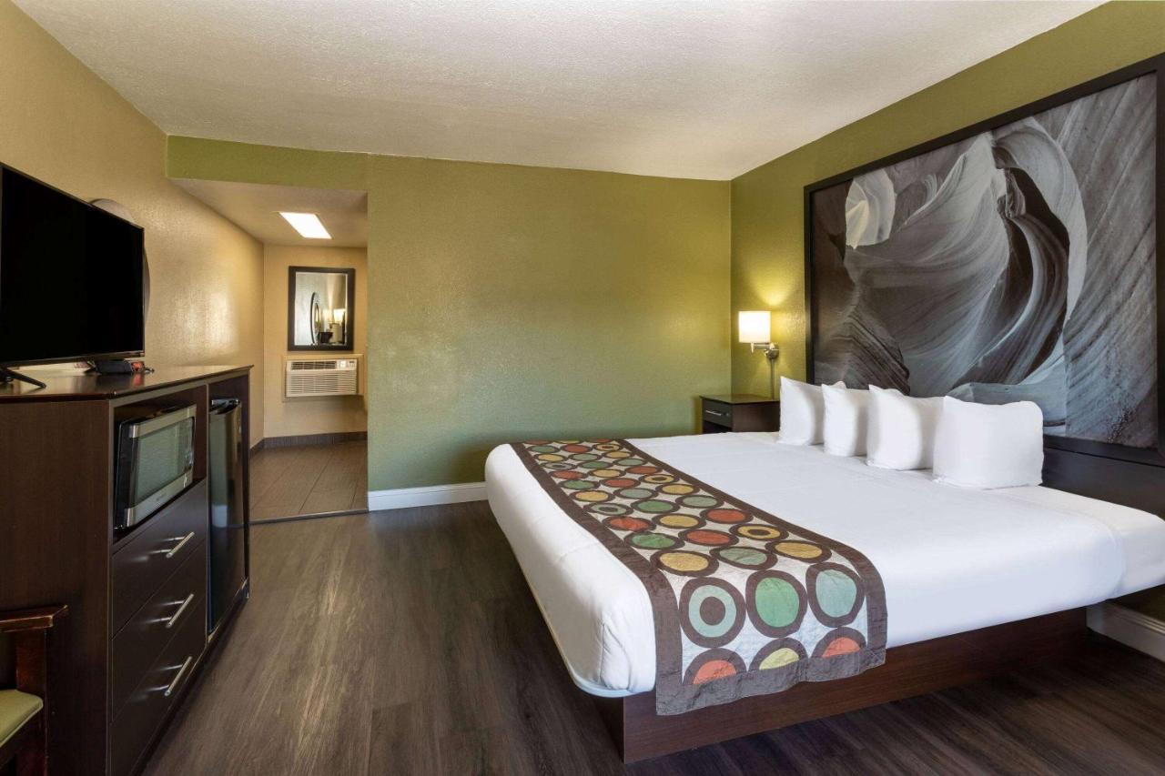 Super 8 By Wyndham Nau/Downtown Conference Center Motel Flagstaff Exterior photo